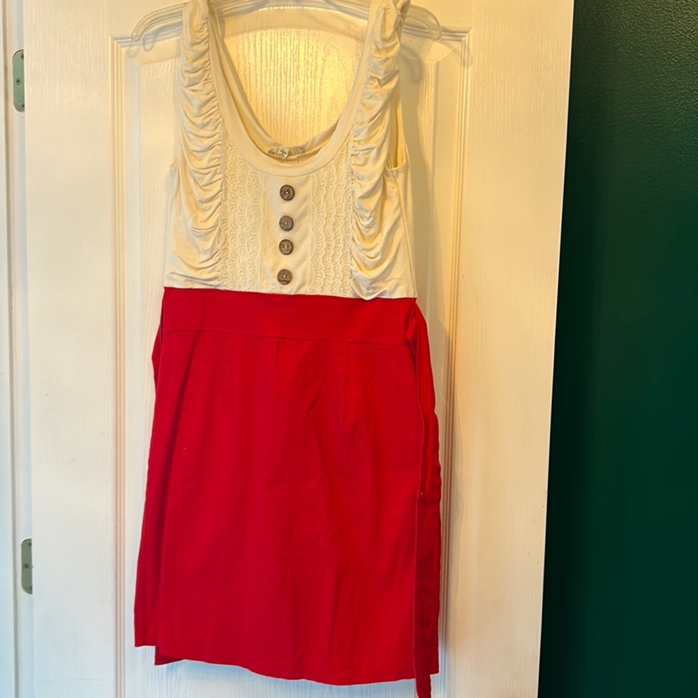 Adorable lightly used dress. Purchased off of ModCloth and fits closer to a M